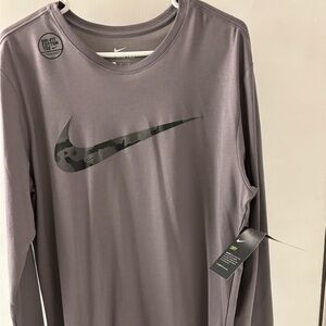Men’s Nike long sleeve shirt